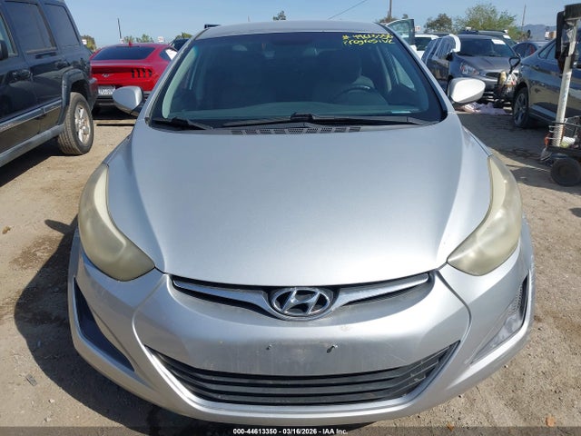 5NPDH4AE6GH695092 Hyundai ELANTRA SE