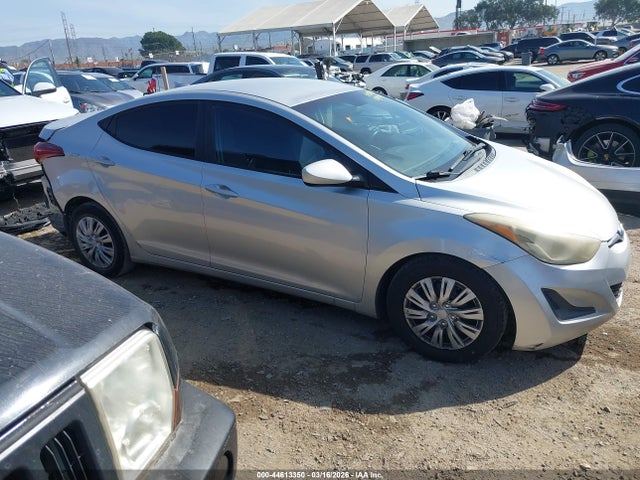 5NPDH4AE6GH695092 Hyundai ELANTRA SE