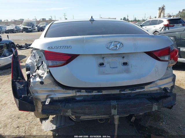 5NPDH4AE6GH695092 Hyundai ELANTRA SE
