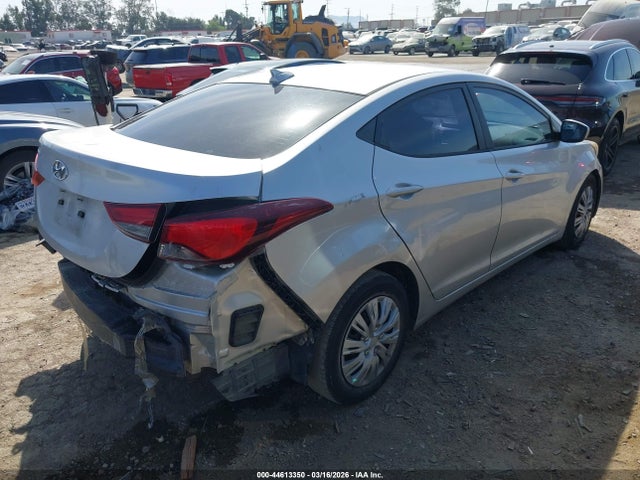 5NPDH4AE6GH695092 Hyundai ELANTRA SE