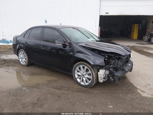 2010 VOLKSWAGEN JETTA 3VWRJ7AJ4AM077051