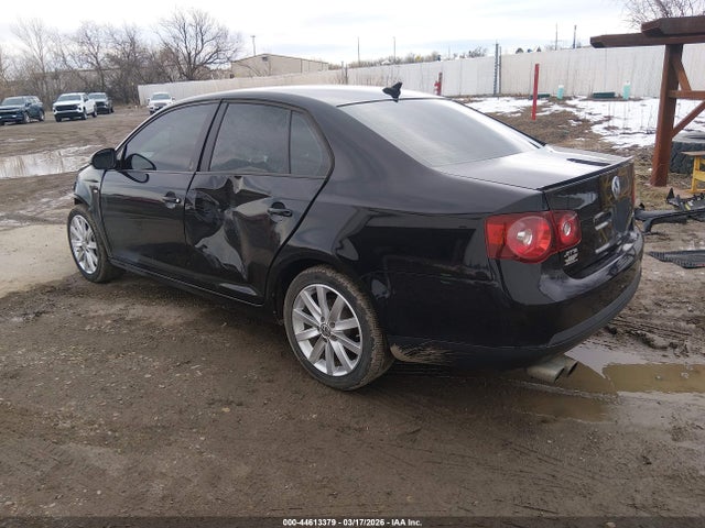 2010 VOLKSWAGEN JETTA 3VWRJ7AJ4AM077051 Photo 2