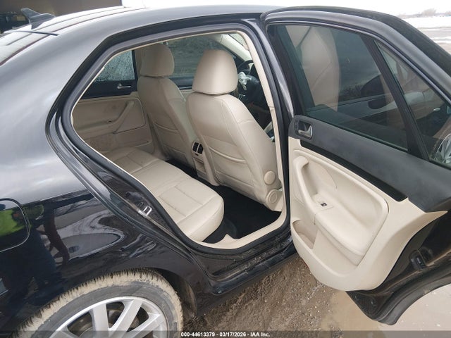 2010 VOLKSWAGEN JETTA 3VWRJ7AJ4AM077051 Photo 7