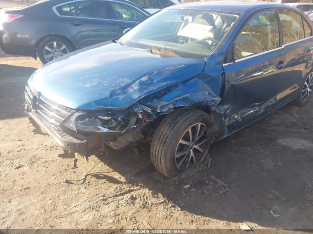 44613419 :رقم المزاد ، 3VWDB7AJ1HM303726 vin ، 2017 Volkswagen Jetta 1.4t Se مزاد بيع
