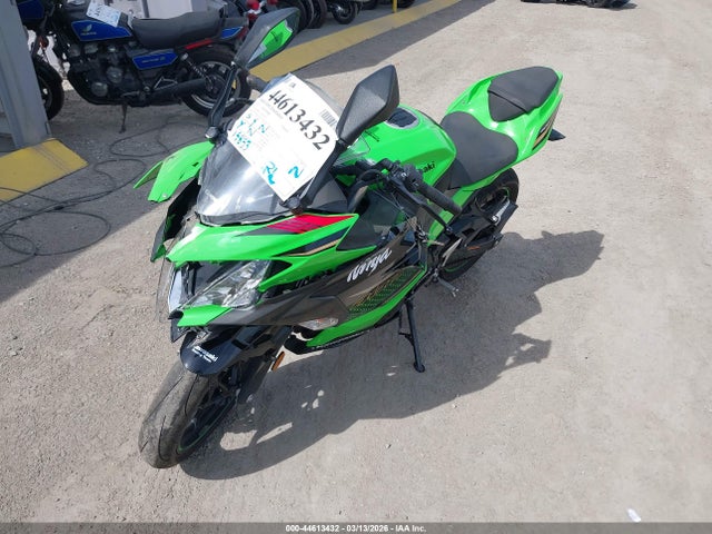 JKAEXKG17LDA61643 Kawasaki EX400