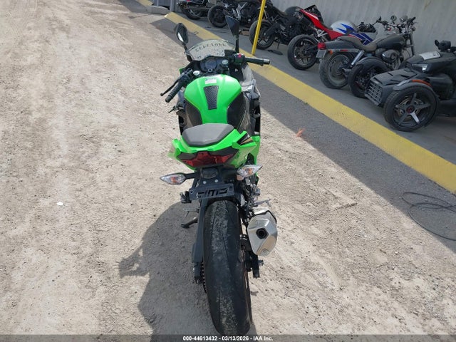 JKAEXKG17LDA61643 Kawasaki EX400