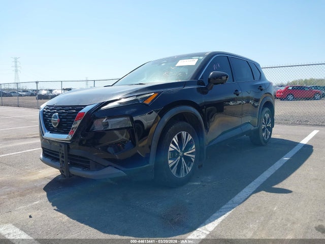 44613441 :رقم المزاد ، 5N1AT3BA2MC811513 vin ، 2021 Nissan Rogue Sv Fwd مزاد بيع