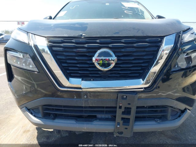 44613441 :رقم المزاد ، 5N1AT3BA2MC811513 vin ، 2021 Nissan Rogue Sv Fwd مزاد بيع