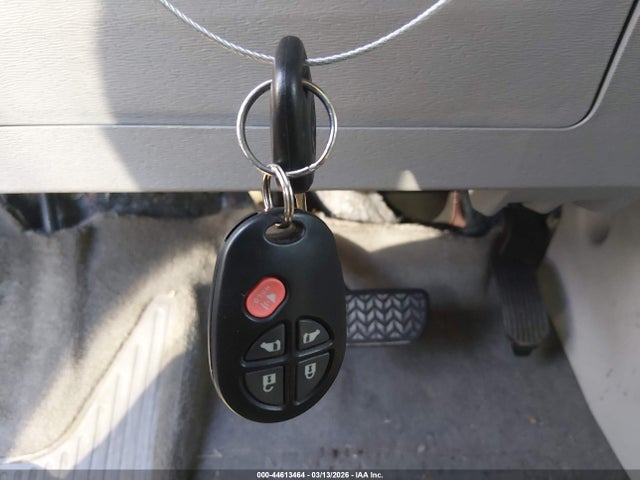 44613464 :رقم المزاد ، 5TDKK3DC4CS277079 vin ، 2012 Toyota Sienna Le V6 8 Passenger مزاد بيع