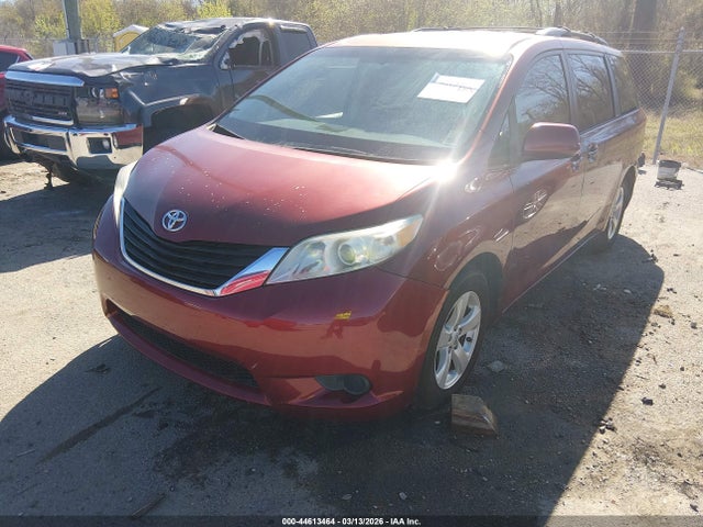 44613464 :رقم المزاد ، 5TDKK3DC4CS277079 vin ، 2012 Toyota Sienna Le V6 8 Passenger مزاد بيع