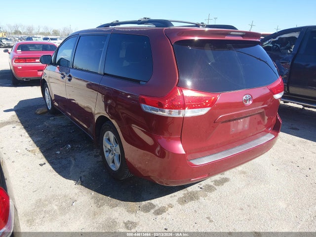 44613464 :رقم المزاد ، 5TDKK3DC4CS277079 vin ، 2012 Toyota Sienna Le V6 8 Passenger مزاد بيع