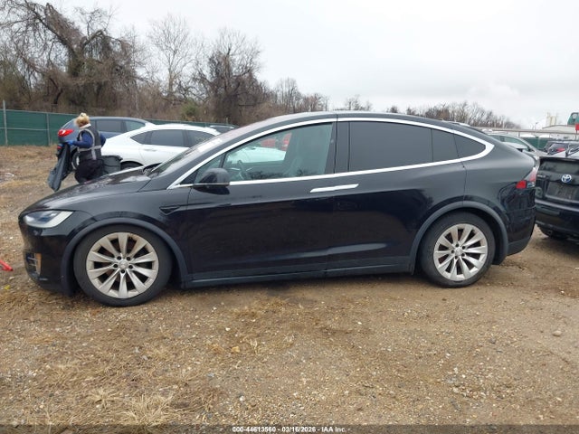 Aukcja sprzedaży 2016 Tesla Model X 60d/70d/75d/90d, vin: 5YJXCDE20GF030909, numer aukcji: 44613560