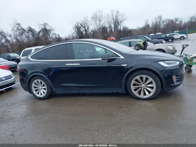 44613564 :رقم المزاد ، 5YJXCBE26GF022396 vin ، 2016 Tesla Model X 60d/70d/75d/90d/p100d مزاد بيع