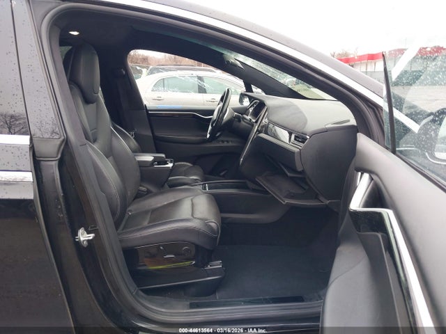 44613564 :رقم المزاد ، 5YJXCBE26GF022396 vin ، 2016 Tesla Model X 60d/70d/75d/90d/p100d مزاد بيع