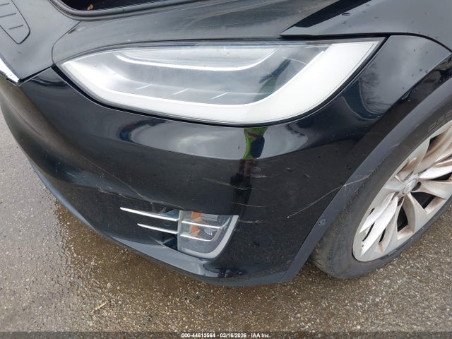 44613564 :رقم المزاد ، 5YJXCBE26GF022396 vin ، 2016 Tesla Model X 60d/70d/75d/90d/p100d مزاد بيع