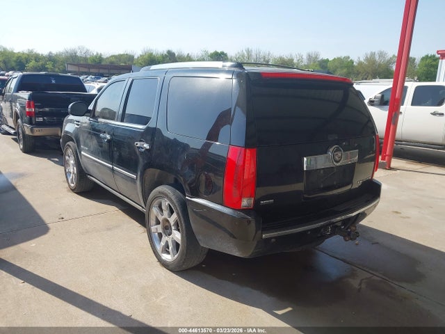 2011 Cadillac Escalade Premium მანქანა იყიდება აუქციონზე, vin: 1GYS3CEF4BR326973, აუქციონის ნომერი: 44613570