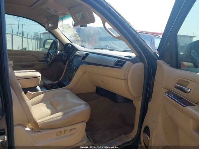 2011 Cadillac Escalade Premium მანქანა იყიდება აუქციონზე, vin: 1GYS3CEF4BR326973, აუქციონის ნომერი: 44613570