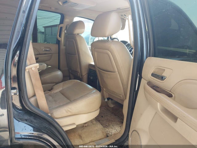 2011 Cadillac Escalade Premium მანქანა იყიდება აუქციონზე, vin: 1GYS3CEF4BR326973, აუქციონის ნომერი: 44613570