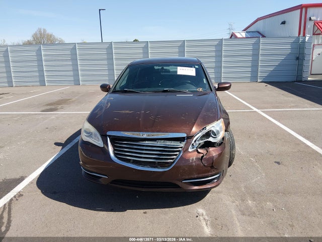 Продаж на аукціоні авто 2013 Chrysler 200 Lx, vin: 1C3CCBAB0DN698137, номер лоту: 44613571