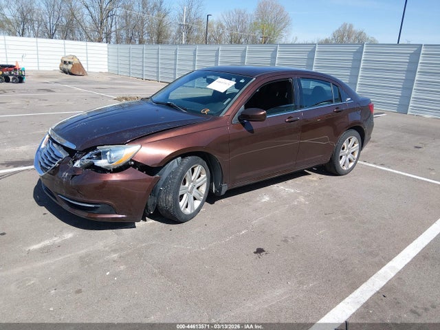 Продаж на аукціоні авто 2013 Chrysler 200 Lx, vin: 1C3CCBAB0DN698137, номер лоту: 44613571