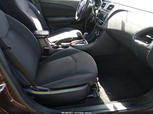 Продаж на аукціоні авто 2013 Chrysler 200 Lx, vin: 1C3CCBAB0DN698137, номер лоту: 44613571