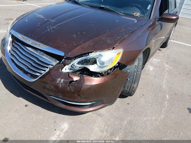 Продаж на аукціоні авто 2013 Chrysler 200 Lx, vin: 1C3CCBAB0DN698137, номер лоту: 44613571