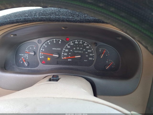 44613583 :رقم المزاد ، 4F4YR16U51TM15363 vin ، 2001 Mazda B3000 Ds/se مزاد بيع