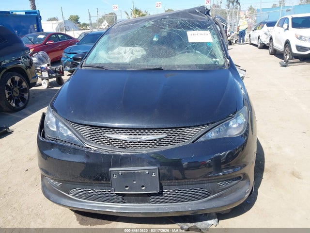 2022 Chrysler Voyager Lx მანქანა იყიდება აუქციონზე, vin: 2C4RC1CG9NR102844, აუქციონის ნომერი: 44613620
