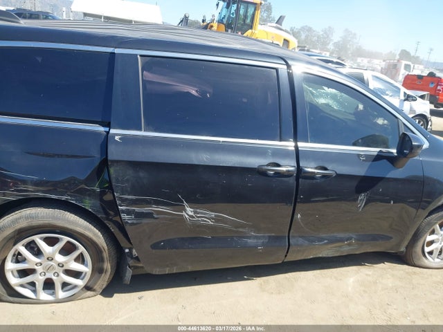 2022 Chrysler Voyager Lx მანქანა იყიდება აუქციონზე, vin: 2C4RC1CG9NR102844, აუქციონის ნომერი: 44613620