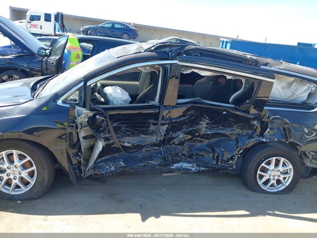2022 Chrysler Voyager Lx მანქანა იყიდება აუქციონზე, vin: 2C4RC1CG9NR102844, აუქციონის ნომერი: 44613620
