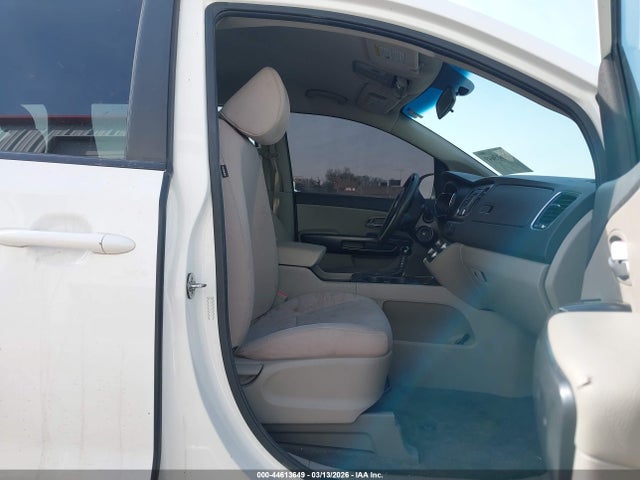KIA SEDONA LX 2016 KNDMB5C14G6146115 Image 5