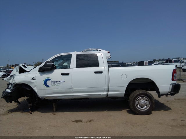 3C6UR5CL3RG316812 RAM 2500 Tradesman 4x4 6&#039;4 Box