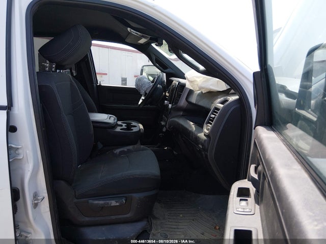 3C6UR5CL3RG316812 RAM 2500 Tradesman 4x4 6&#039;4 Box
