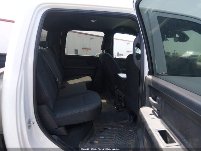 3C6UR5CL3RG316812 RAM 2500 Tradesman 4x4 6&#039;4 Box