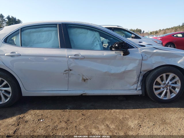 Toyota CAMRY LE 2024 4T1C11BK6RU123933 Image 17