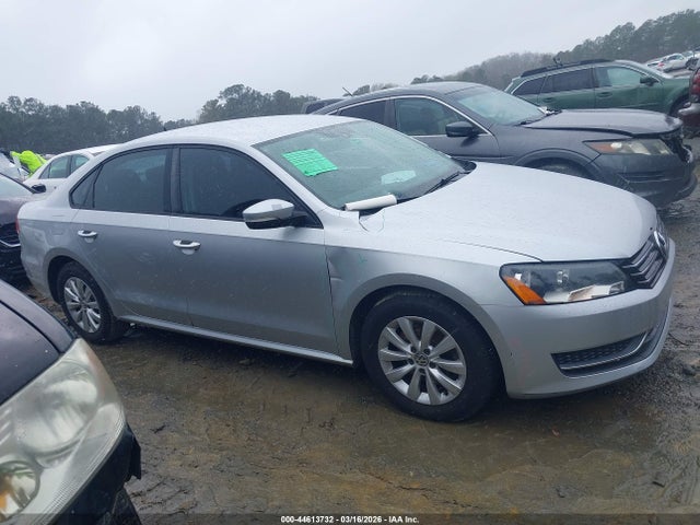 44613732 :رقم المزاد ، 1VWAH7A34DC017416 vin ، 2013 Volkswagen Passat S مزاد بيع