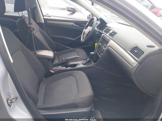 44613732 :رقم المزاد ، 1VWAH7A34DC017416 vin ، 2013 Volkswagen Passat S مزاد بيع