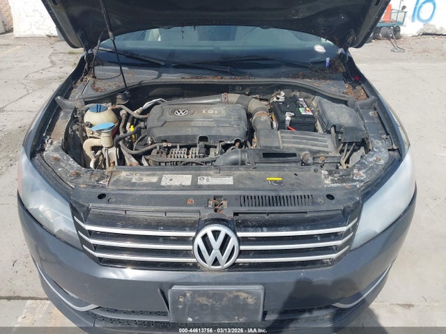 1VWBT7A33EC119066 Volkswagen Passat 1.8t Sport