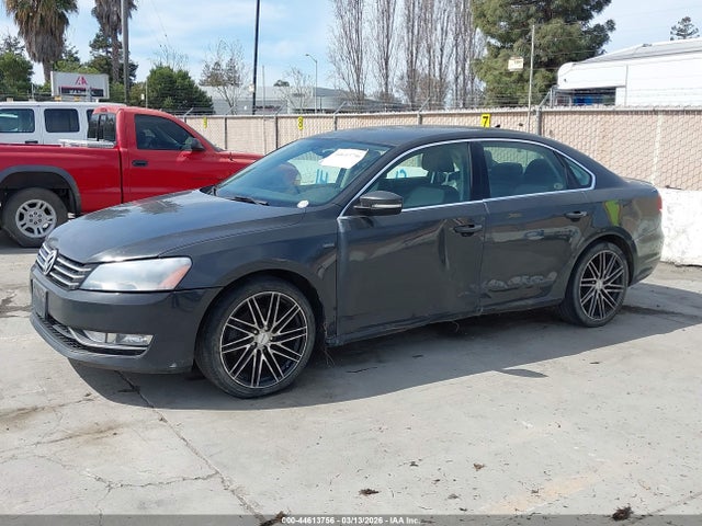 1VWBT7A33EC119066 Volkswagen Passat 1.8t Sport