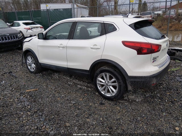 2017 NISSAN ROGUE SPORT JN1BJ1CR3HW112258 Photo 2
