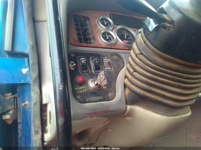 44613806 :رقم المزاد ، 1XP7DB9X78D759553 vin ، 2008 Peterbilt 387 مزاد بيع