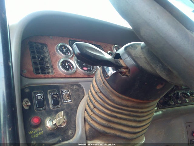 44613806 :رقم المزاد ، 1XP7DB9X78D759553 vin ، 2008 Peterbilt 387 مزاد بيع