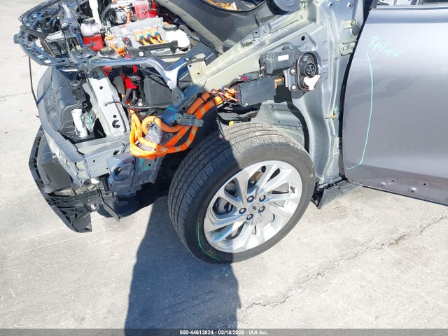 1G1FY6S09P4196177 Chevrolet Bolt Euv Fwd Lt