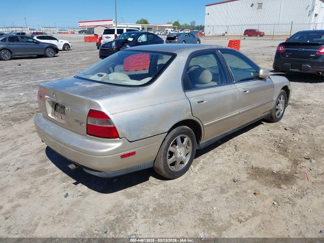 1995 HONDA ACCORD JHMCD5653SC052689 Photo 3
