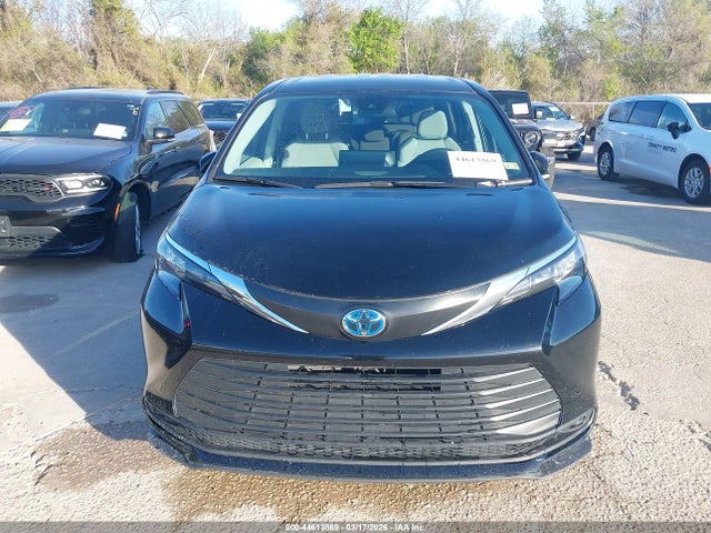 Toyota SIENNA LE 2024 5TDKSKFC2RS136723 Image 12