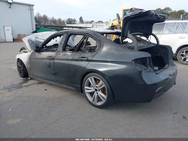 2018 BMW 340I WBA8B7C55JA586328 Photo 2