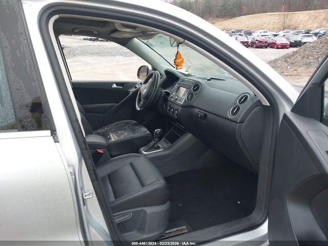 2012 Volkswagen Tiguan Se მანქანა იყიდება აუქციონზე, vin: WVGBV7AXXCW609673, აუქციონის ნომერი: 44613924