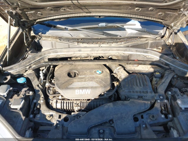 2018 BMW X1 WBXHT3C38J3F04173 Photo 9