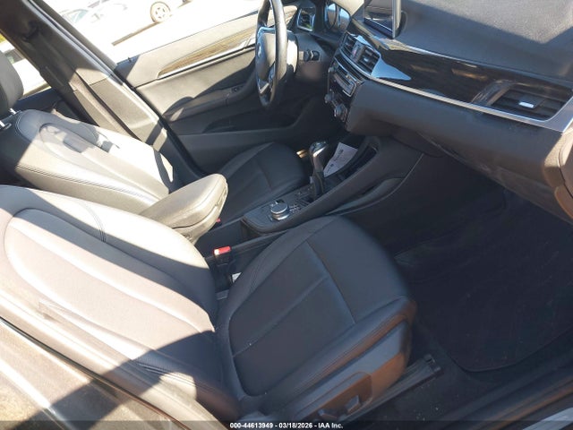 2018 BMW X1 WBXHT3C38J3F04173 Photo 4