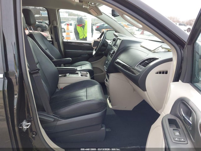 44613989 :رقم المزاد ، 2C4RC1BG0GR291727 vin ، 2016 Chrysler Town & Country Touring مزاد بيع